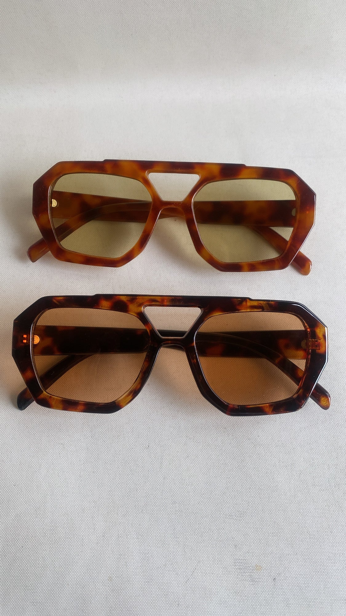 TORTOISE CHUNKY SHADES