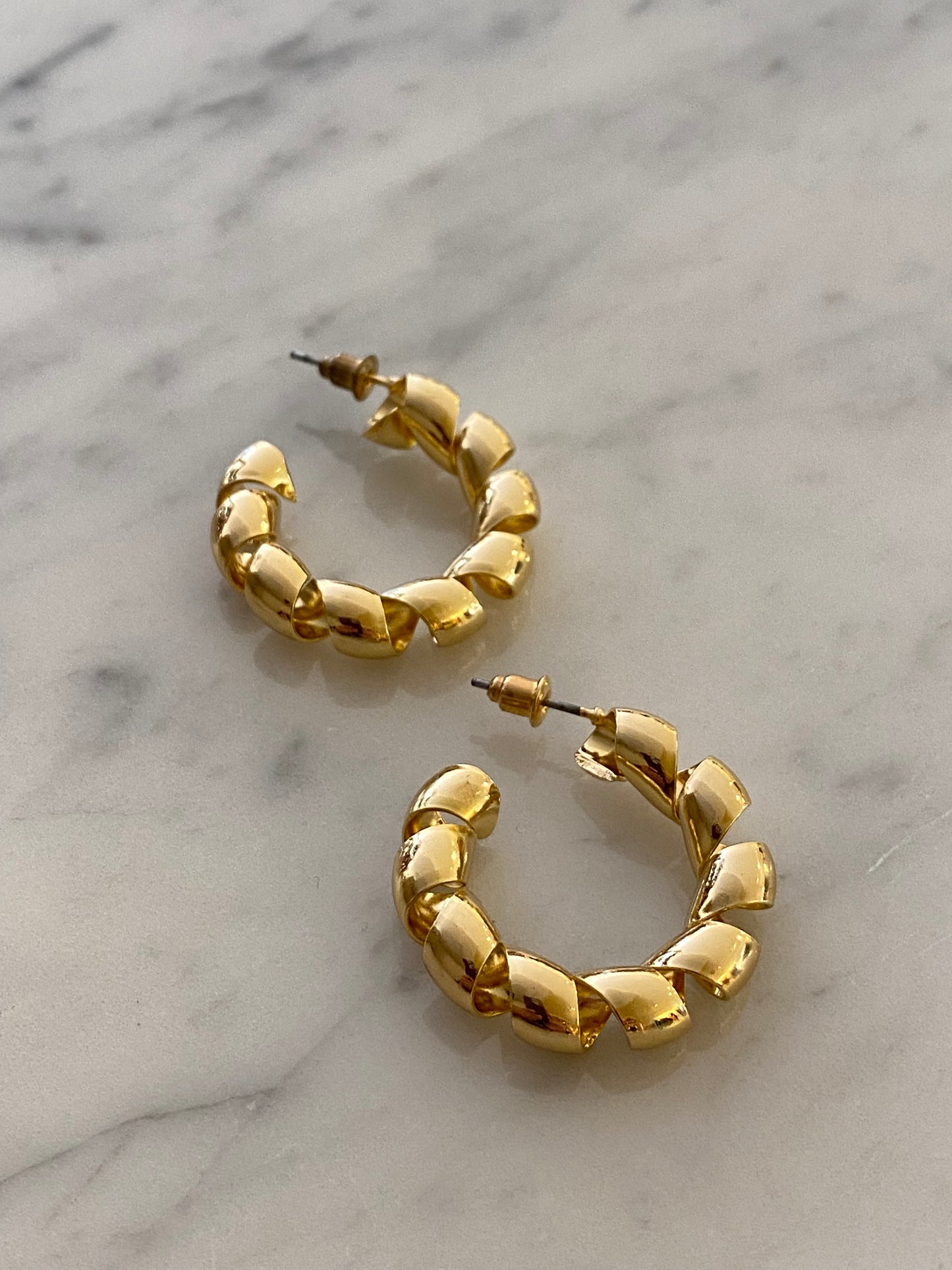 TWIRLED HOOPS