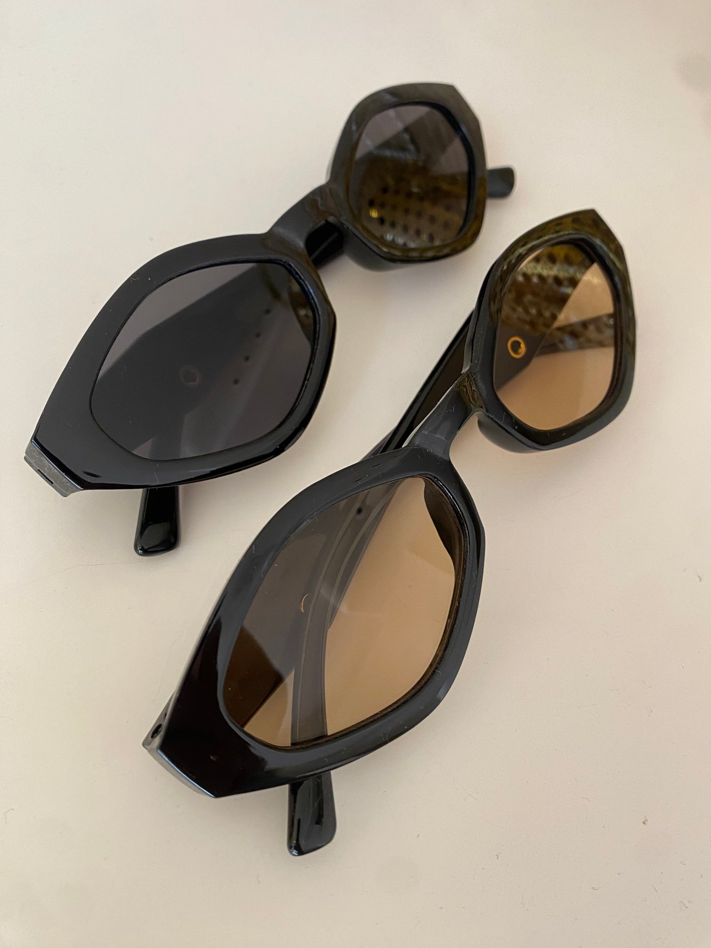 DIAMOND CAT EYE SHADES