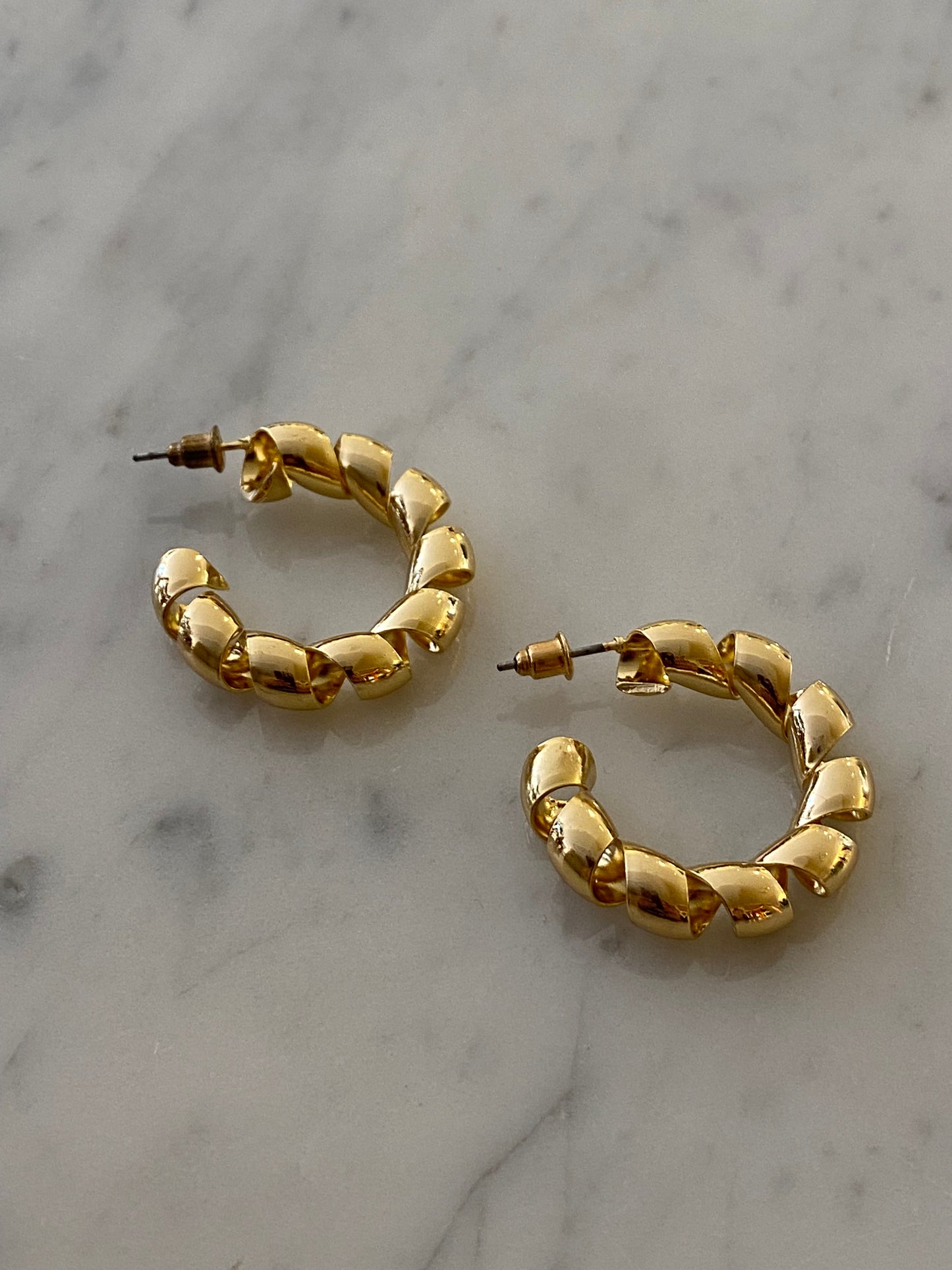 TWIRLED HOOPS