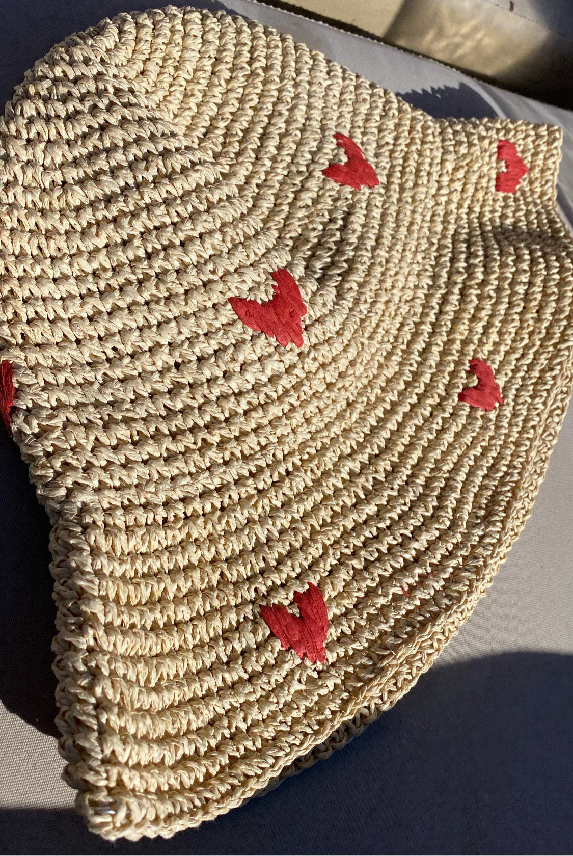 BUCKET HEART HAT