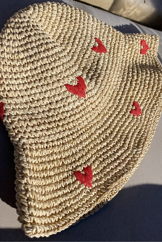 BUCKET HEART HAT