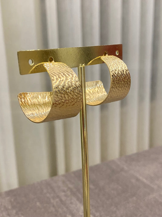 GOLDEN MUSE HOOPS