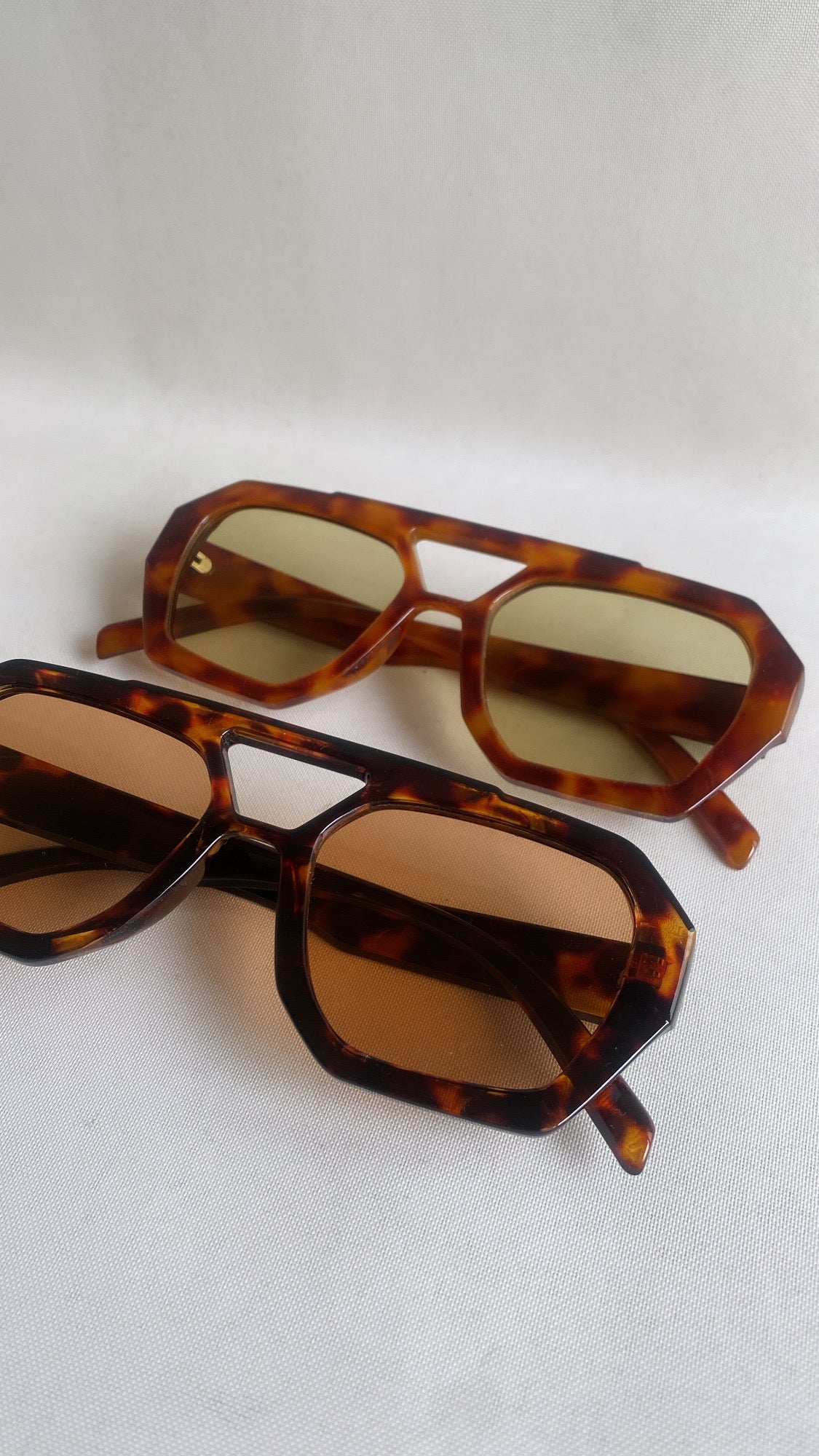 TORTOISE CHUNKY SHADES