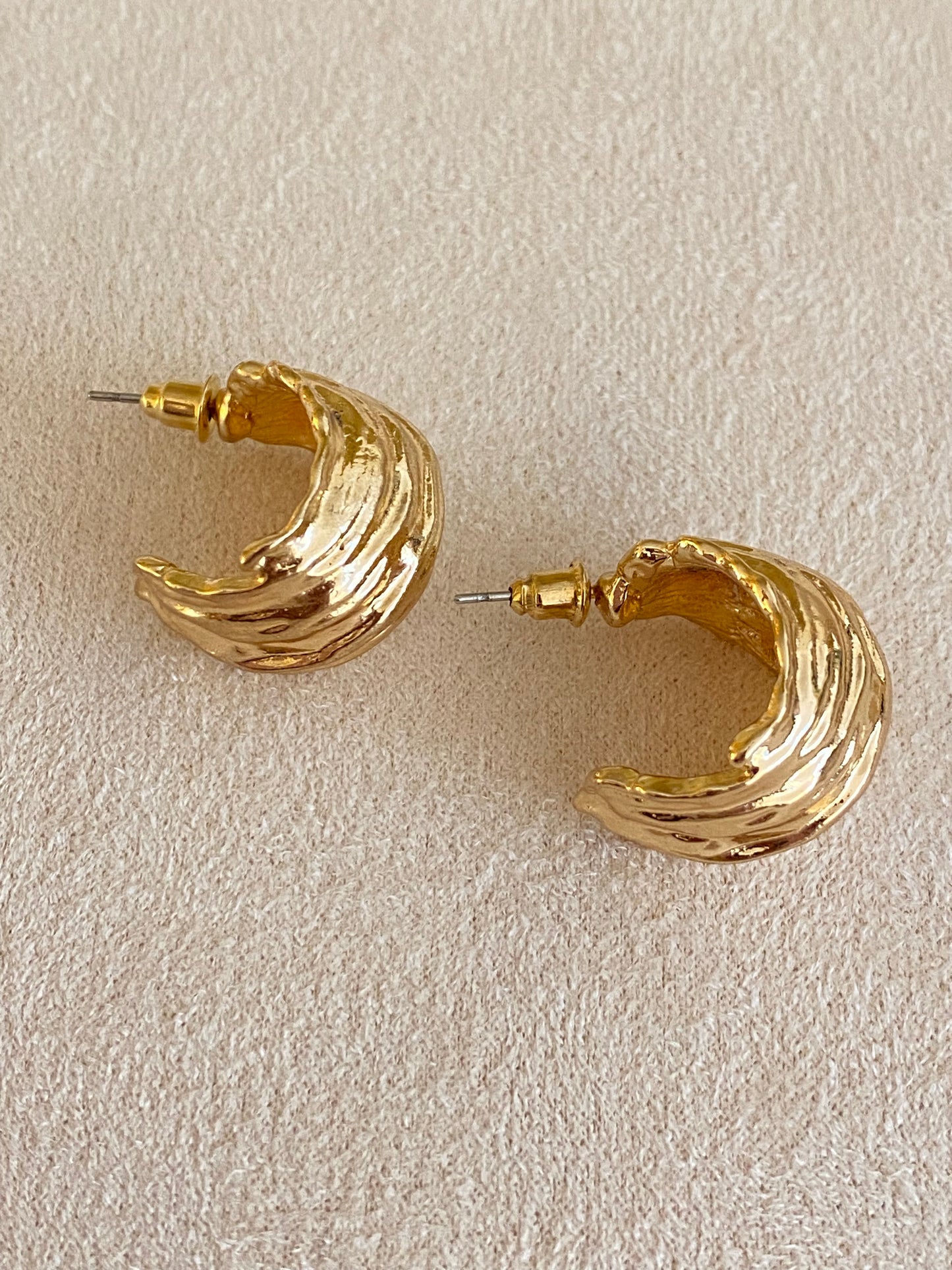 GOLDEN HOOPS