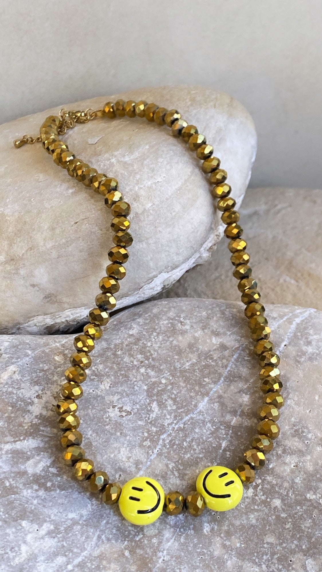 SMILEY NECKLACE