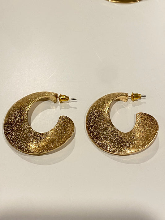 SWIRLED HOOPS